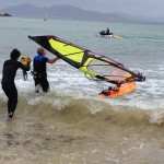 Jürgen Hönscheid war der erste deutsche Windsurf-Profi. Auch heute, mit über 60 Jahren ist er noch ein Ästhet in der Welle. Fuerteventura, November 2014