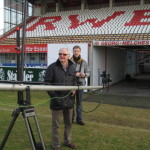 Dreharbeiten Doku Willi „Ente“ Lippens. Ente an alter Wirkungsstätte, im Georg Melches Stadion von Rot Weiß Essen.